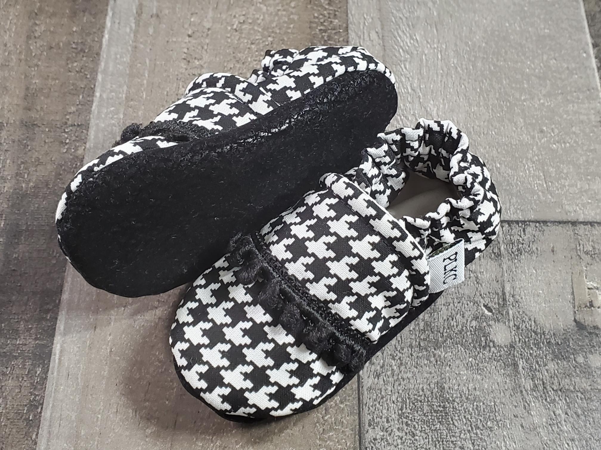 PLKC Houndstooth Pom Mocc